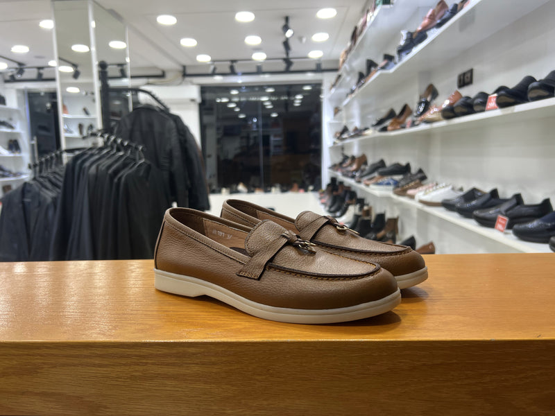 Mocassin en cuir tabac réf 101