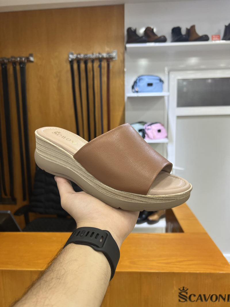 Sandale en cuir camelle réf 23