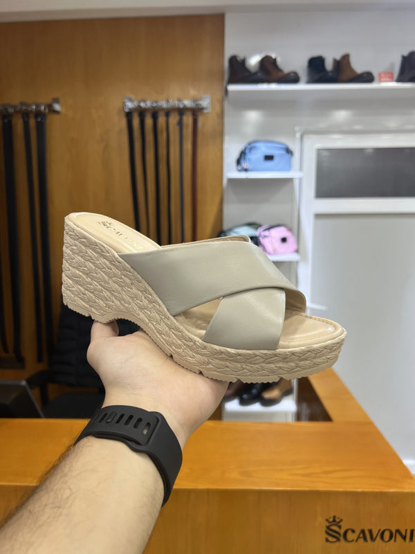 Sandale en cuir beige réf 24