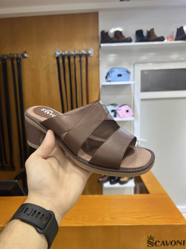 Sandale en cuir marron réf 26