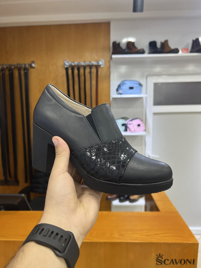Escarpin en cuir noir réf 22447
