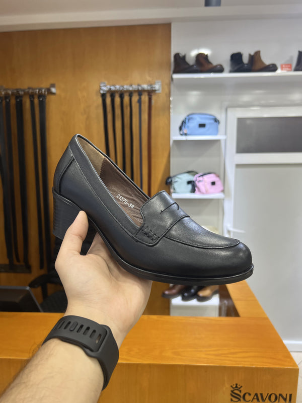 Escarpin demi talon en cuir noir réf 21378