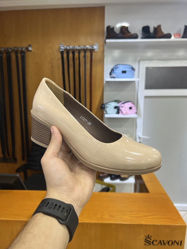 Escarpin demi talon en cuir démasquable beige réf 21377