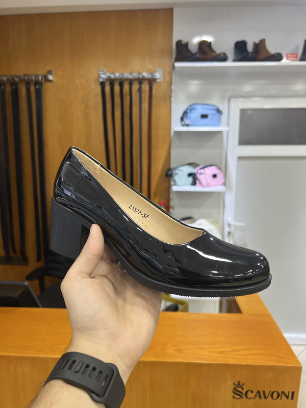Escarpin demi talon en cuir démasquable noir réf 21377