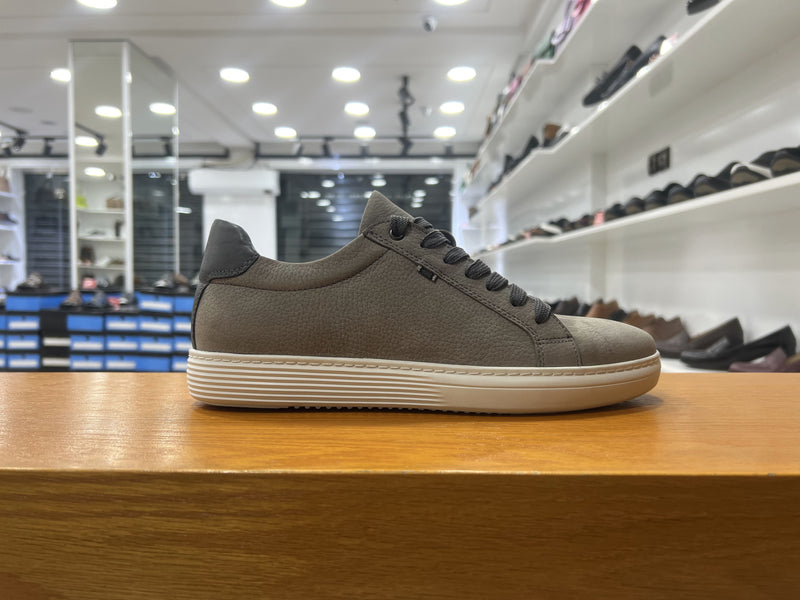 Baskets en nubuck gris réf 528