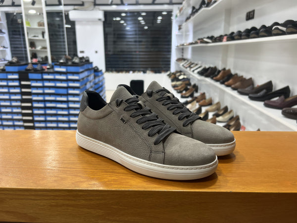 Baskets en nubuck gris réf 528