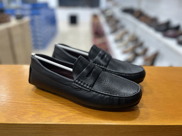 Mocassin en cuir noir réf 004